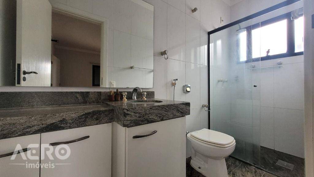 Casa de Condomínio à venda com 4 quartos, 400m² - Foto 14