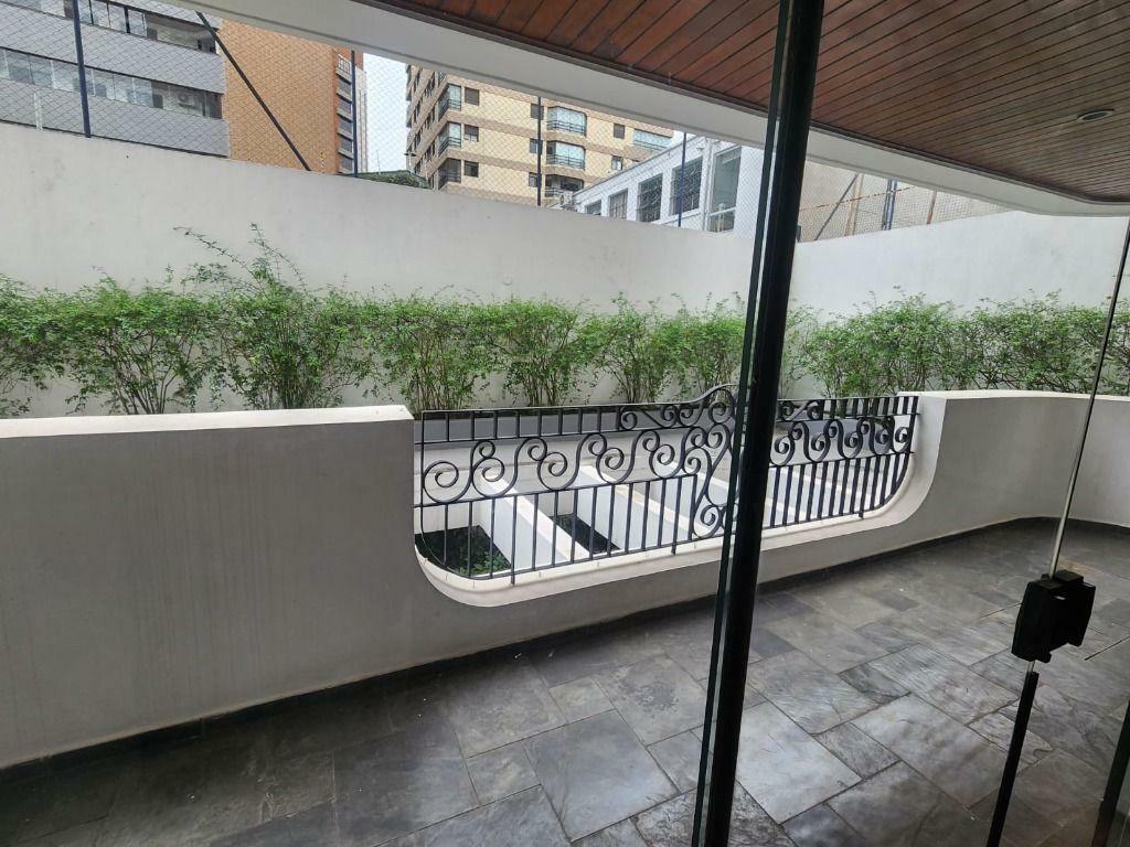 Apartamento à venda com 3 quartos, 208m² - Foto 3