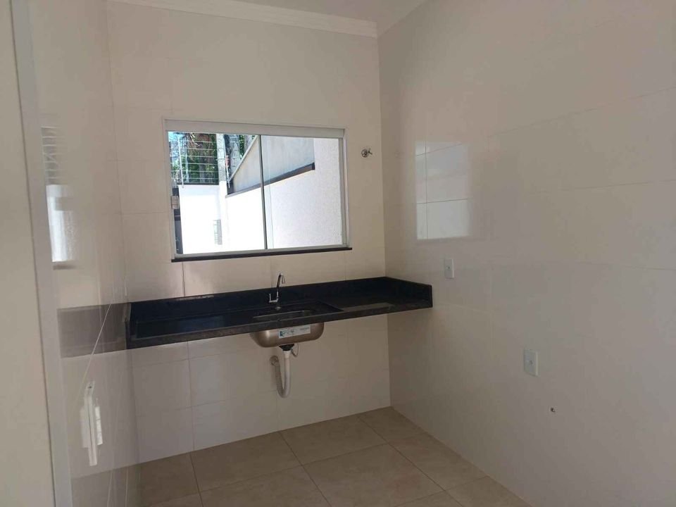 Casa à venda com 2 quartos, 150m² - Foto 2