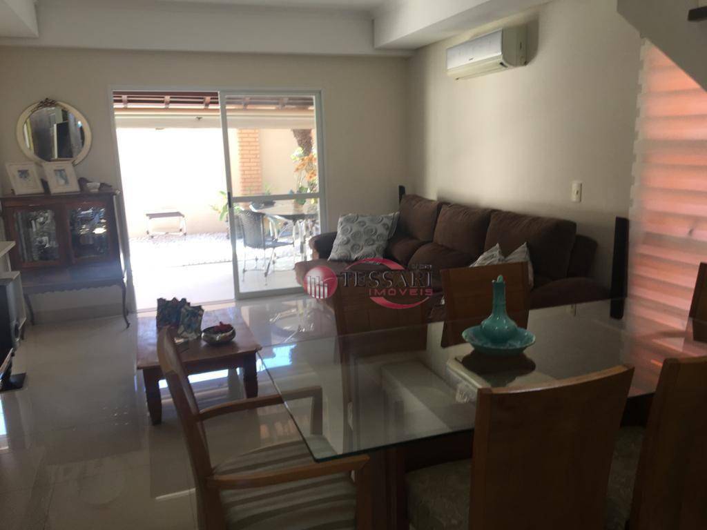 Casa à venda com 3 quartos, 170m² - Foto 1