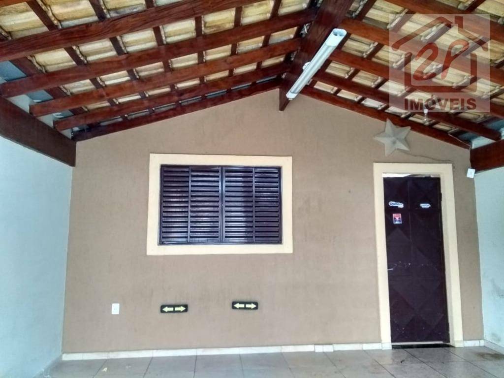 Casa à venda com 2 quartos, 62m² - Foto 2