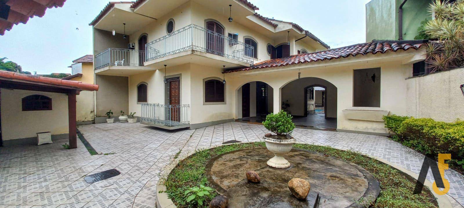 Casa de Condomínio à venda com 4 quartos, 350m² - Foto 1