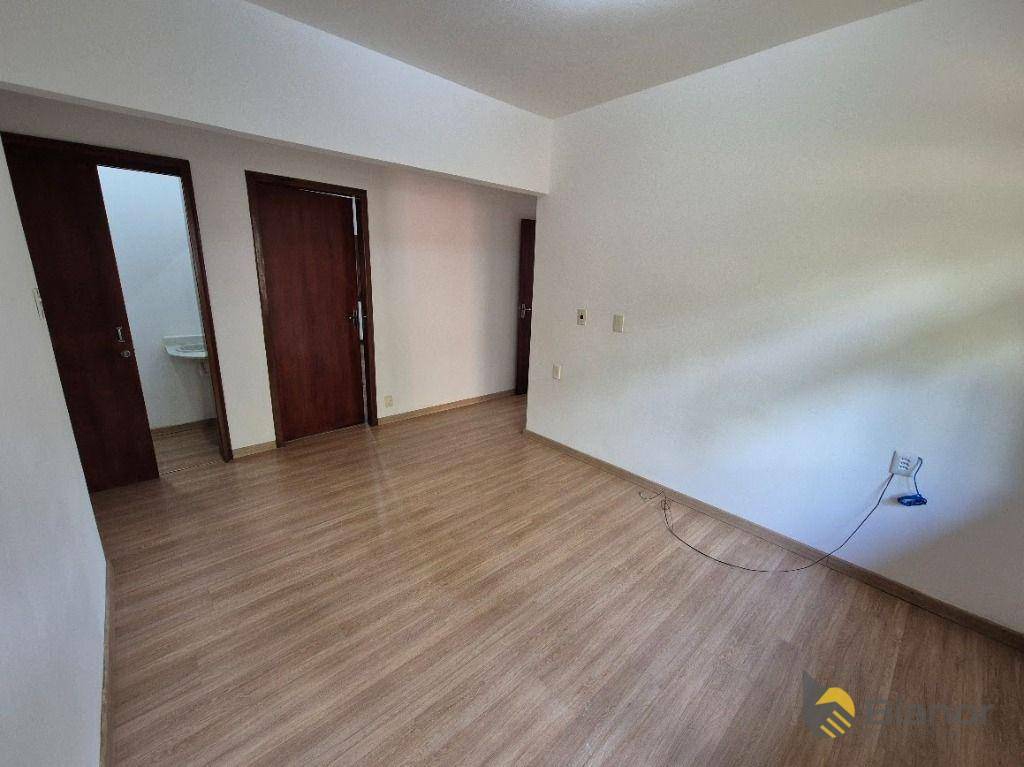 Casa para alugar com 3 quartos, 209m² - Foto 9