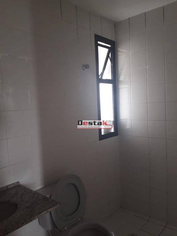 Apartamento à venda com 3 quartos, 80m² - Foto 18