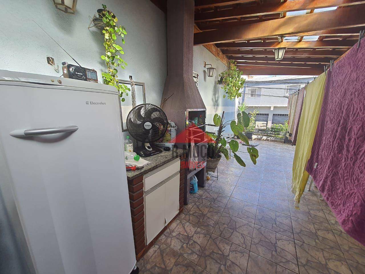 Casa à venda com 3 quartos, 77m² - Foto 5