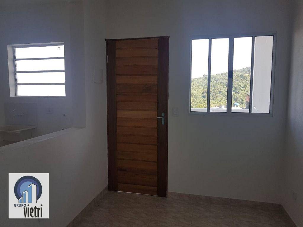 Casa para alugar com 2 quartos, 70m² - Foto 1