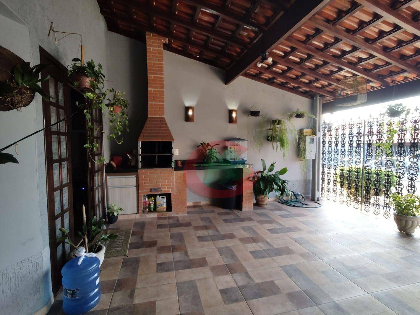 Casa à venda com 2 quartos, 82m² - Foto 1