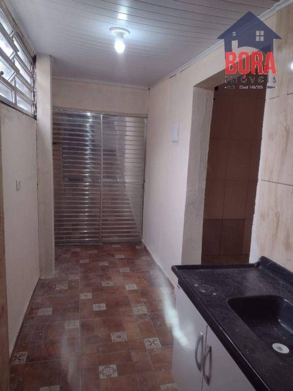 Casa à venda com 8 quartos, 200m² - Foto 43