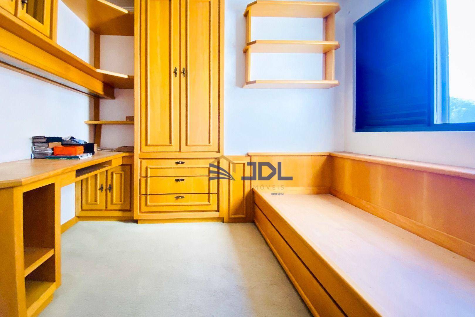 Apartamento à venda com 3 quartos, 130m² - Foto 6