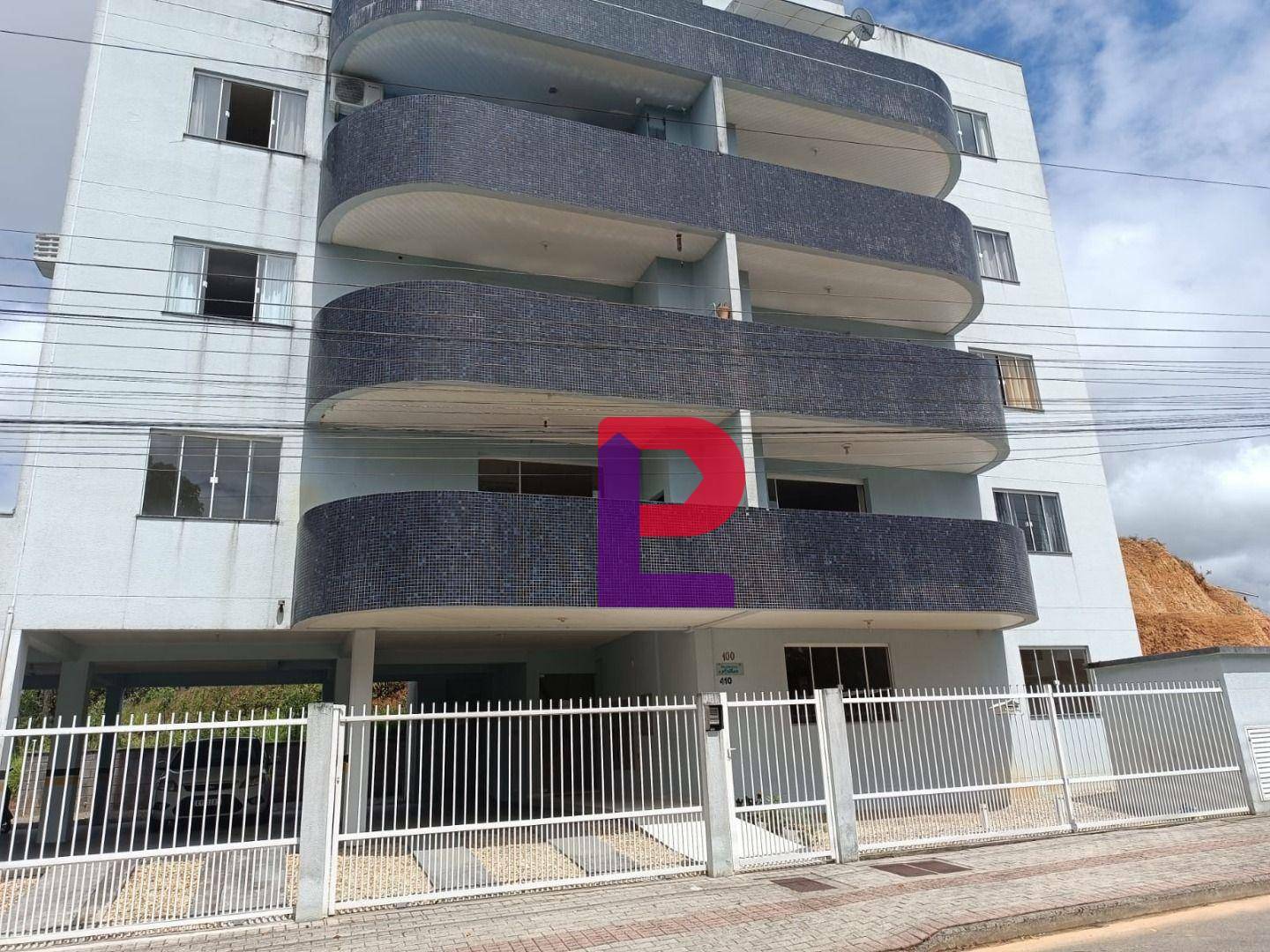 Apartamento à venda com 2 quartos, 81m² - Foto 1