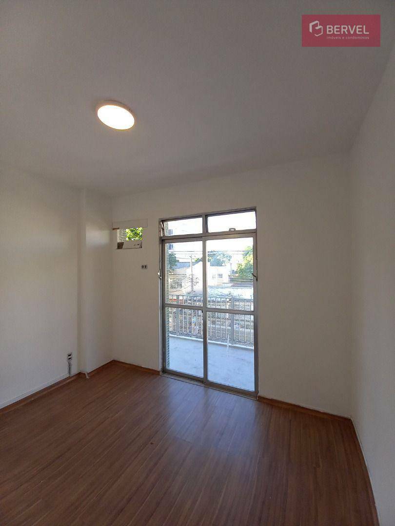 Apartamento para alugar com 2 quartos, 81m² - Foto 4