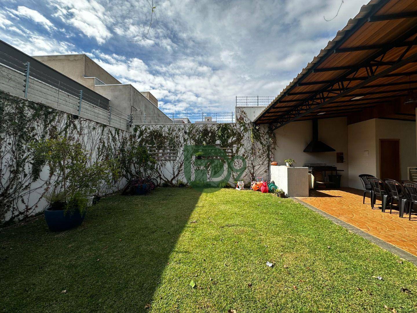 Casa à venda com 3 quartos, 148m² - Foto 2