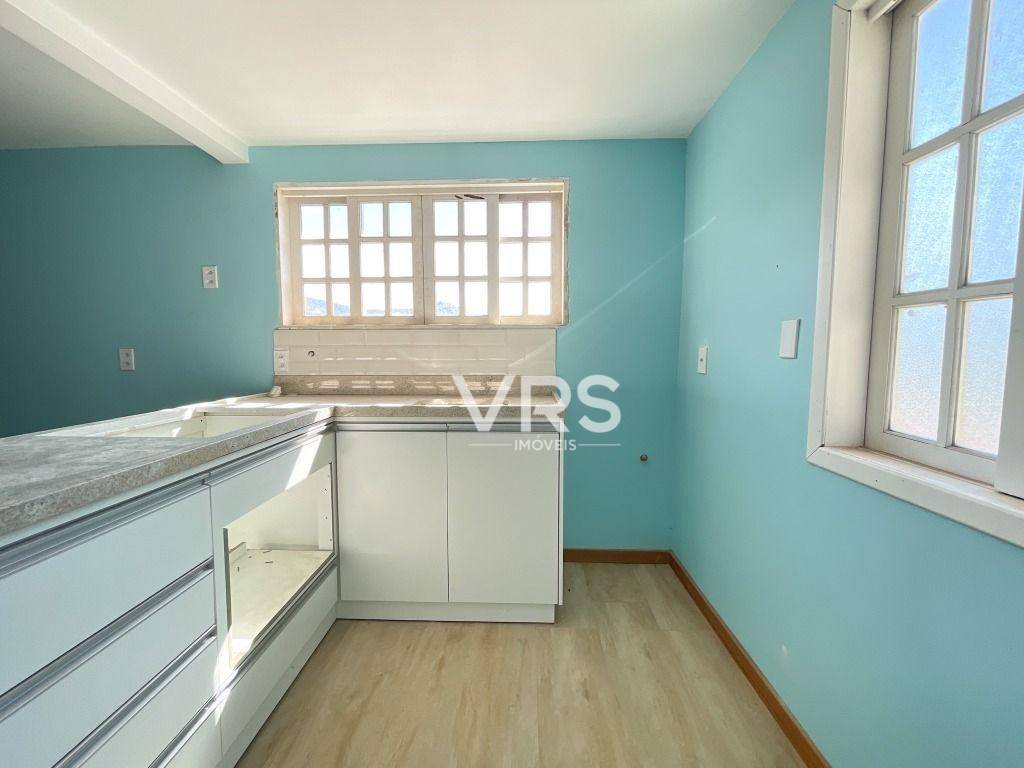 Casa à venda com 5 quartos, 220m² - Foto 73