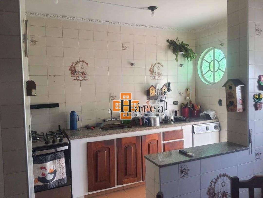 Casa à venda com 3 quartos, 256m² - Foto 8