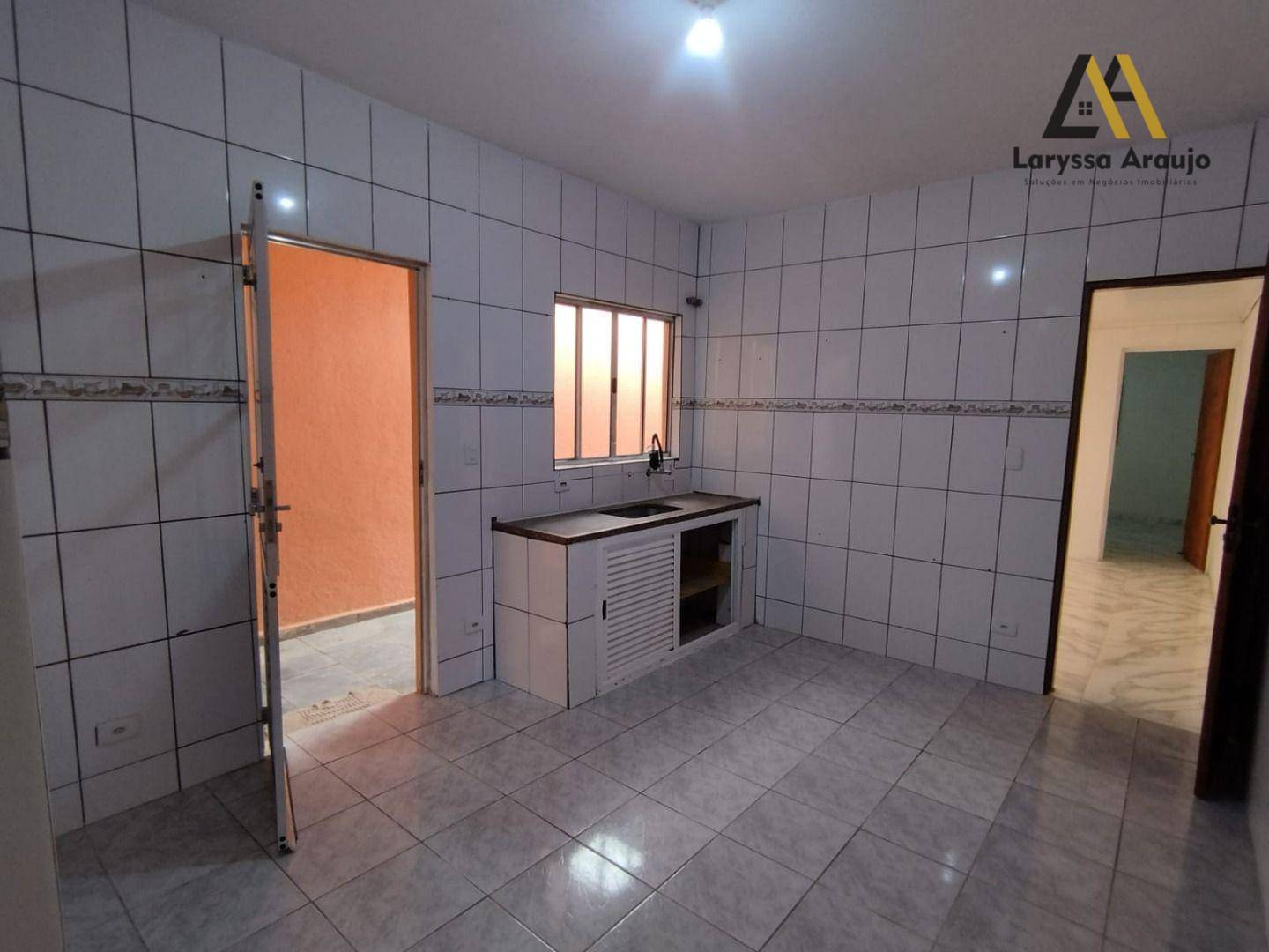 Casa à venda com 2 quartos, 60m² - Foto 14