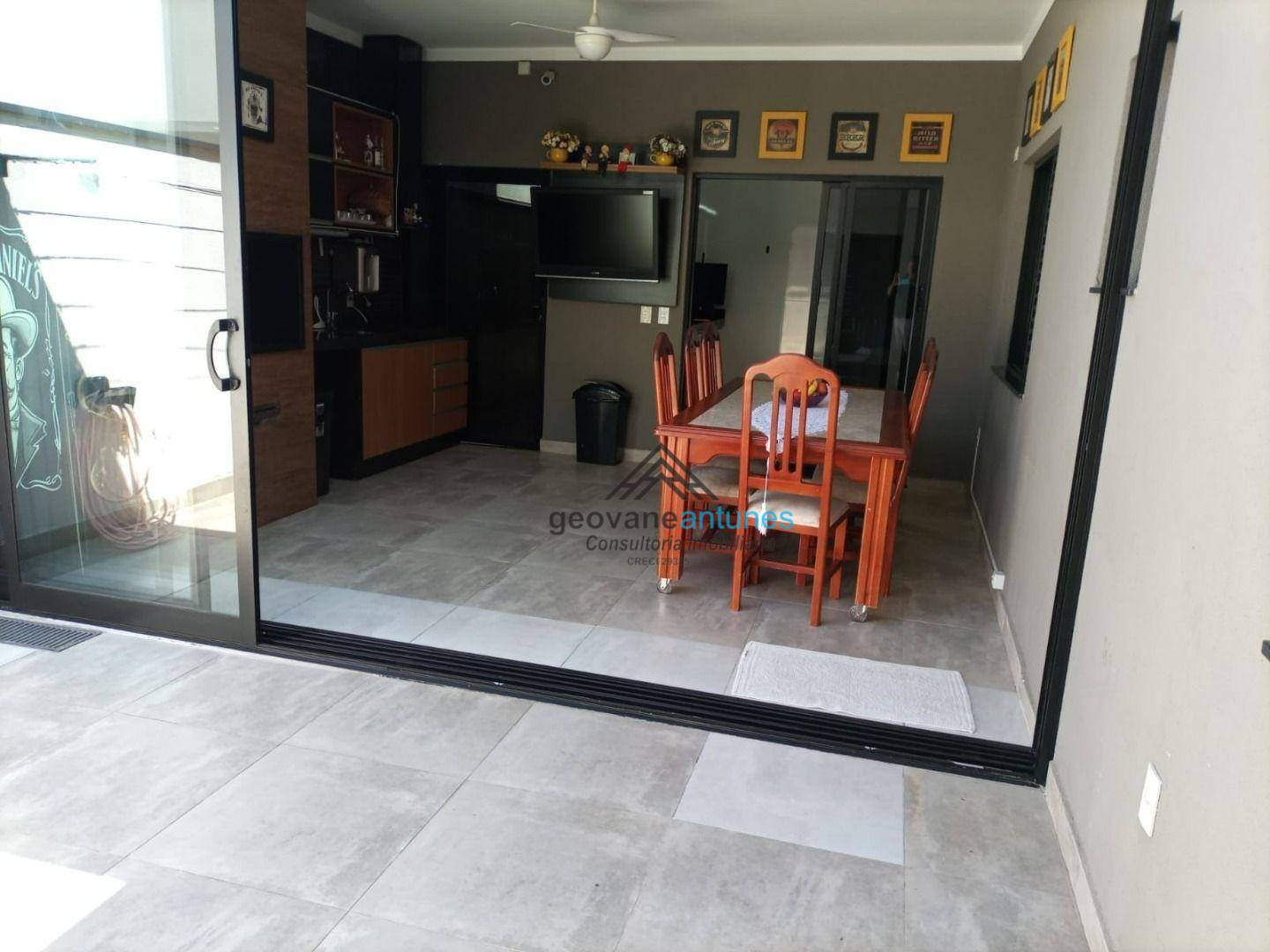 Casa de Condomínio à venda com 3 quartos, 177m² - Foto 1