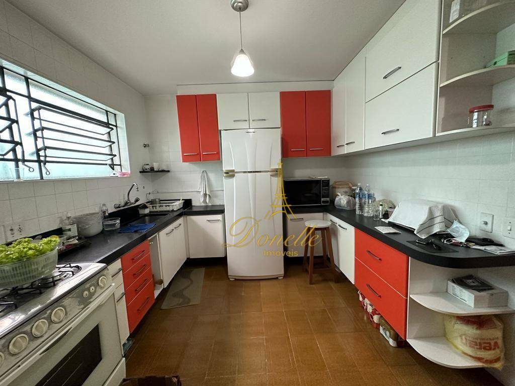 Casa à venda com 3 quartos, 200m² - Foto 14