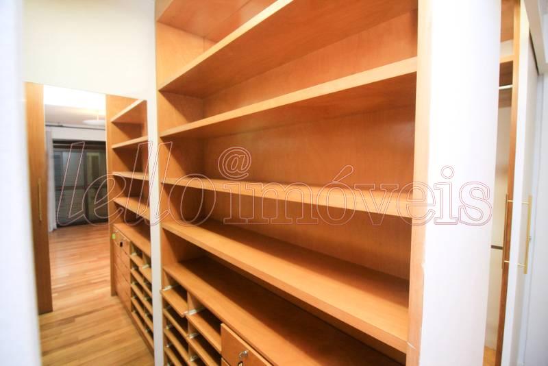 Apartamento para alugar com 3 quartos, 240m² - Foto 10