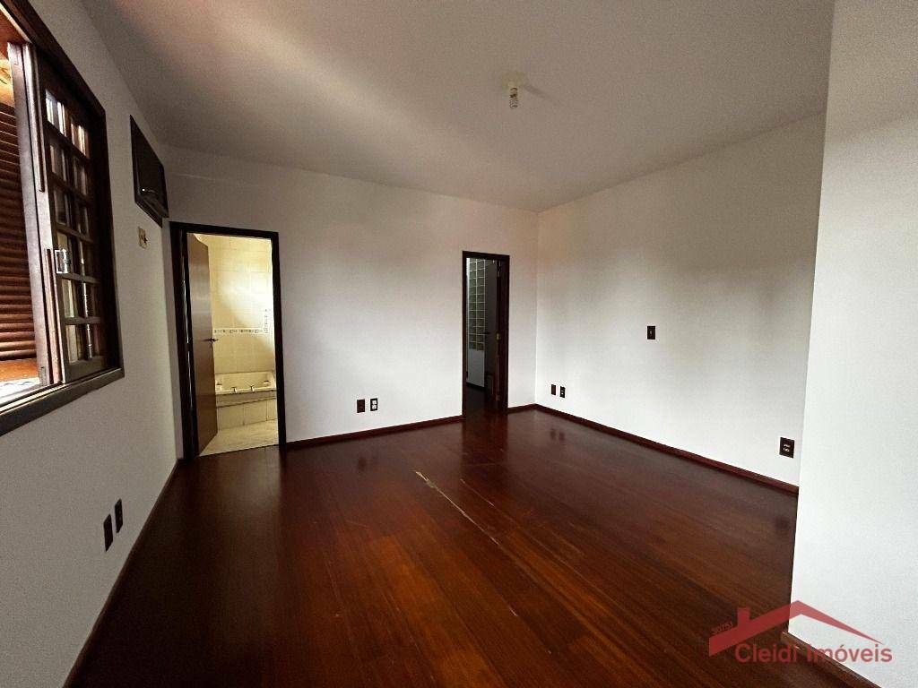 Casa para alugar com 3 quartos, 170m² - Foto 11