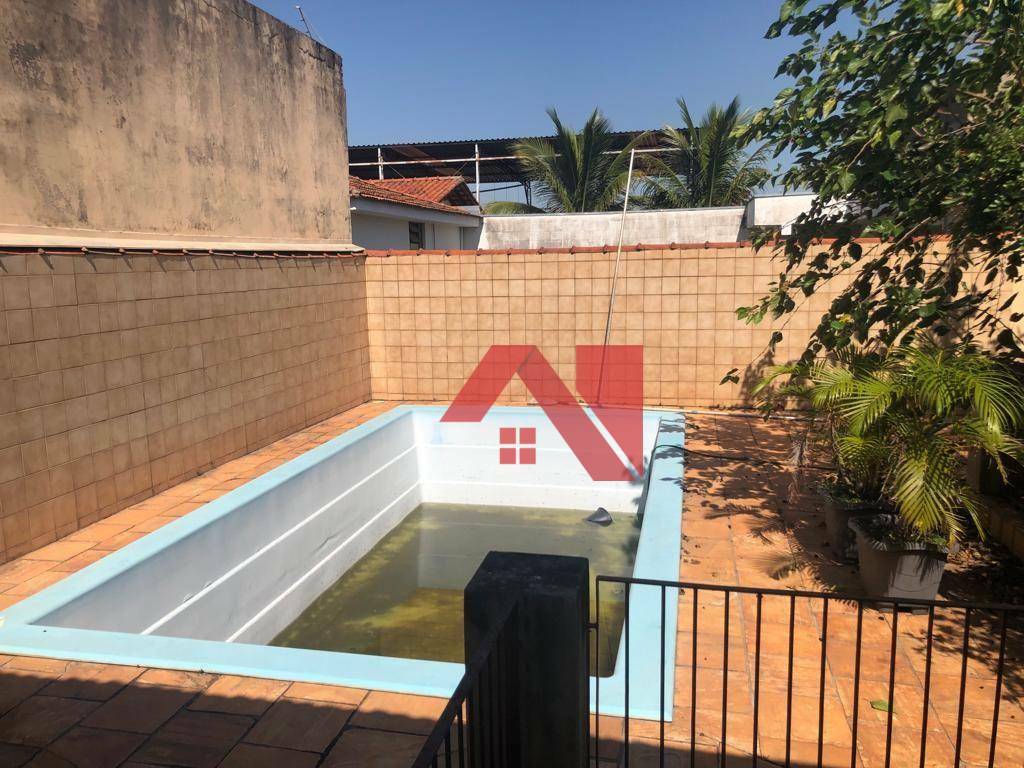 Casa à venda com 4 quartos, 201m² - Foto 11