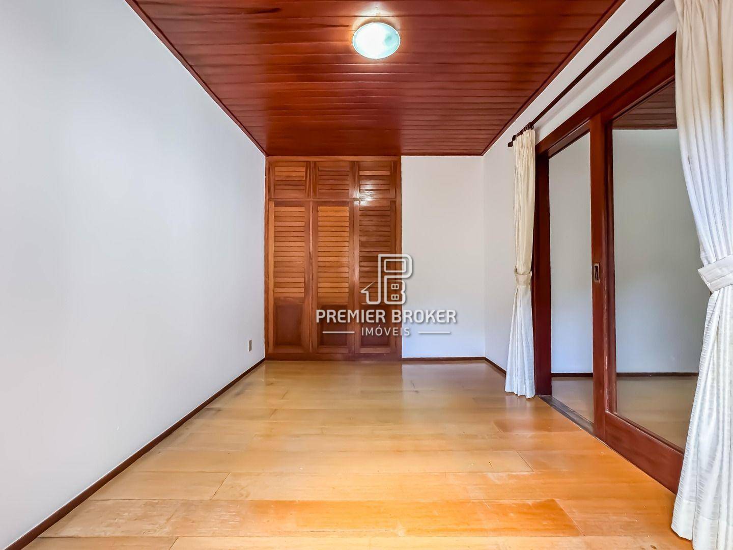 Casa de Condomínio à venda com 4 quartos, 250m² - Foto 36