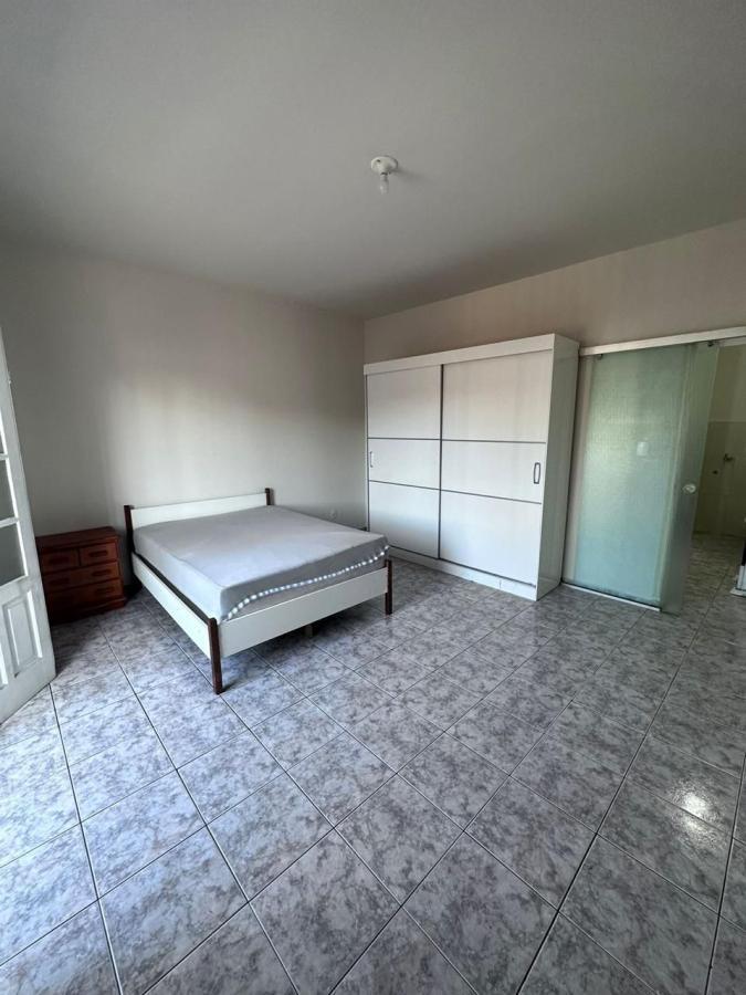 Casa para alugar com 1 quarto, 32m² - Foto 1