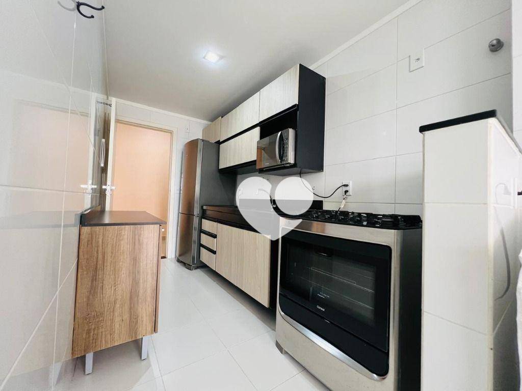 Apartamento para alugar com 2 quartos, 75m² - Foto 12