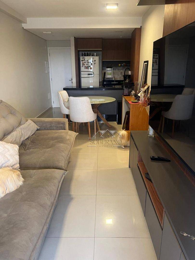 Apartamento à venda com 2 quartos, 75m² - Foto 2