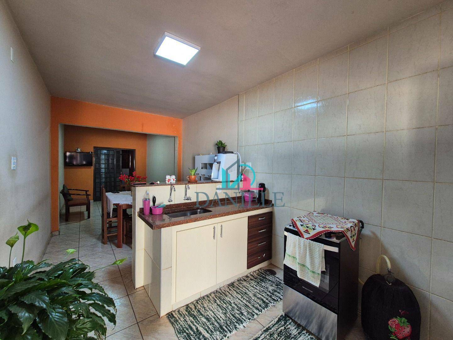 Casa à venda com 3 quartos, 232m² - Foto 5