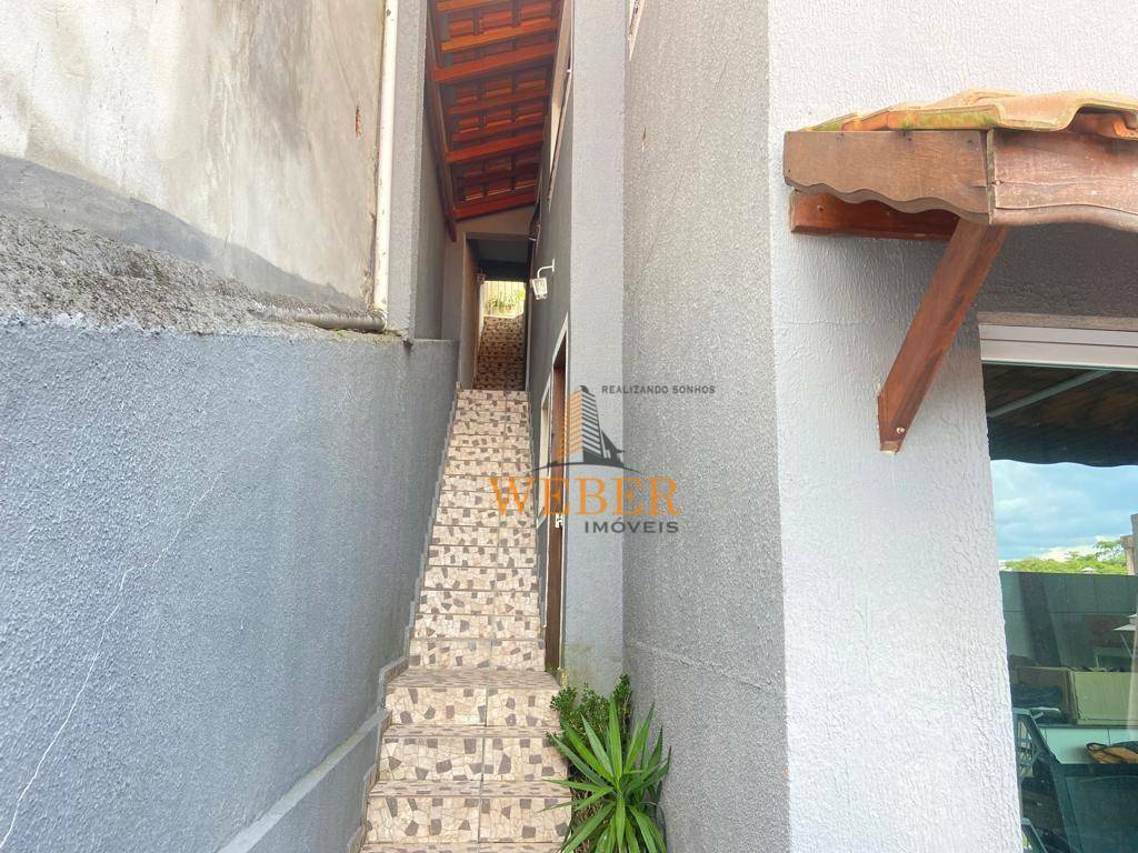 Casa de Condomínio à venda com 3 quartos, 240m² - Foto 3