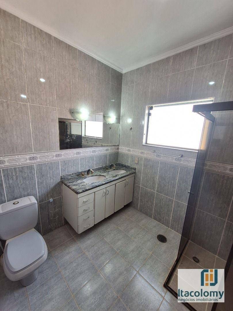 Casa de Condomínio para alugar com 4 quartos, 472m² - Foto 14