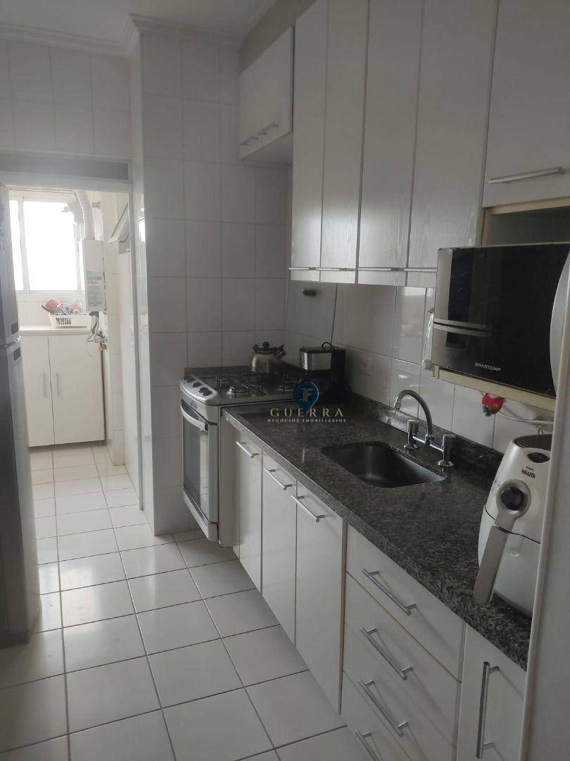 Apartamento à venda com 3 quartos, 79m² - Foto 8