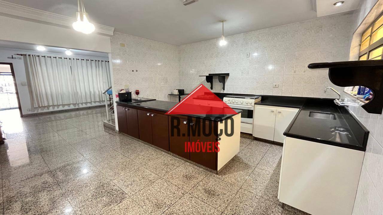 Sobrado à venda com 3 quartos, 148m² - Foto 1