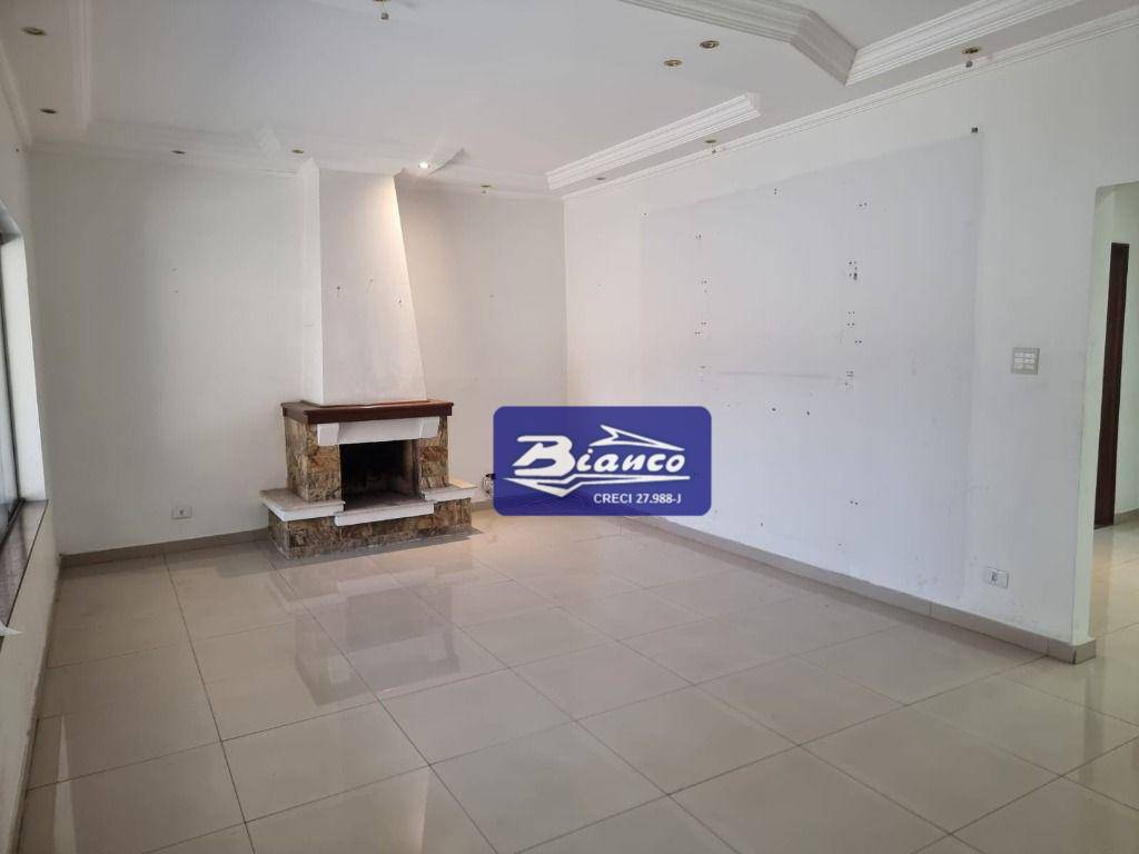 Casa à venda e aluguel com 3 quartos, 450m² - Foto 1