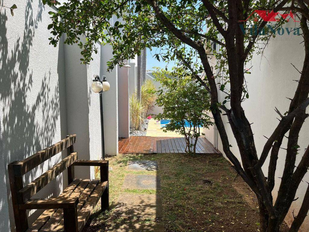 Casa de Condomínio à venda com 3 quartos, 220m² - Foto 21