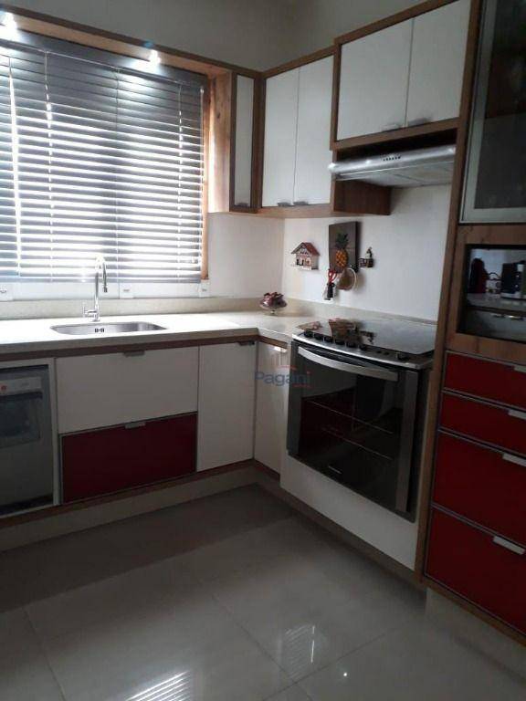 Casa à venda e aluguel com 3 quartos, 281m² - Foto 18