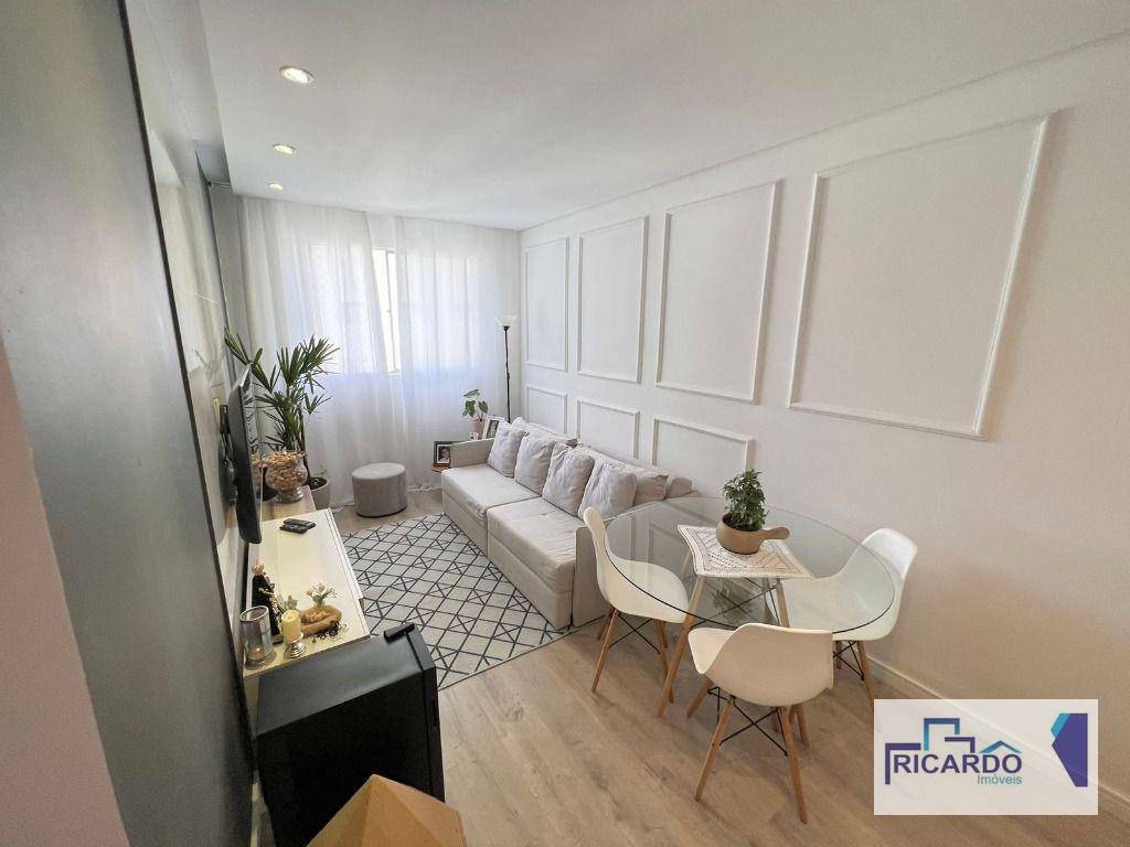 Apartamento à venda com 2 quartos, 61m² - Foto 8