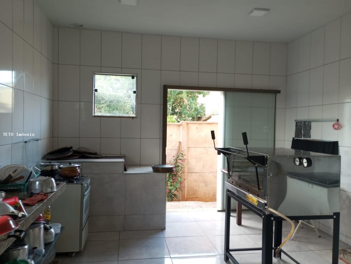 Casa à venda com 3 quartos, 300m² - Foto 43