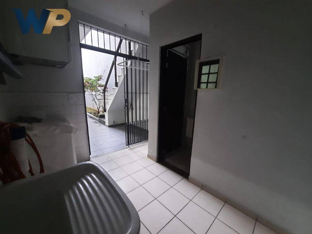 Casa à venda com 5 quartos, 180m² - Foto 14