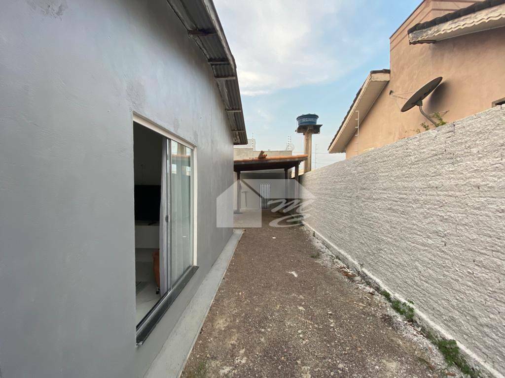 Casa à venda com 2 quartos, 65m² - Foto 3