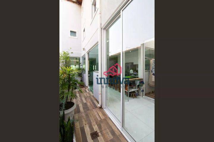 Casa à venda com 3 quartos, 280m² - Foto 25