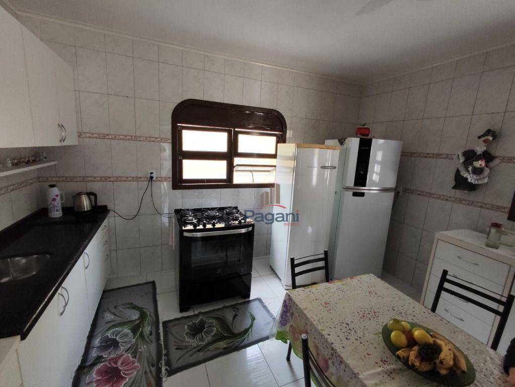 Casa à venda com 4 quartos, 130m² - Foto 4