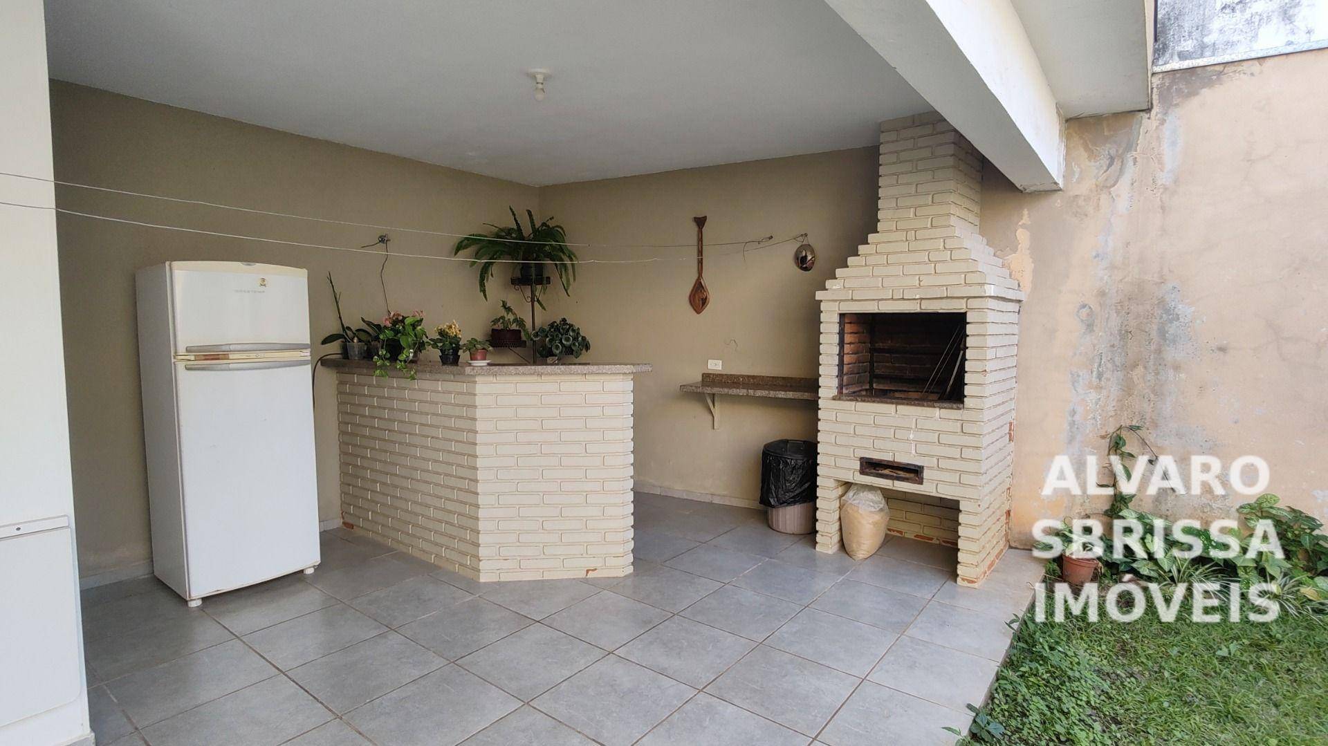 Casa à venda com 4 quartos, 250m² - Foto 16