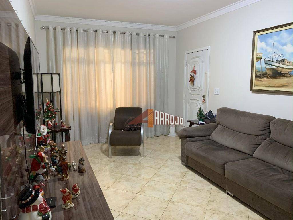 Casa à venda com 3 quartos, 200m² - Foto 1