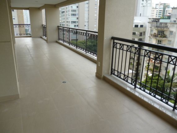 Apartamento à venda com 4 quartos, 350m² - Foto 2