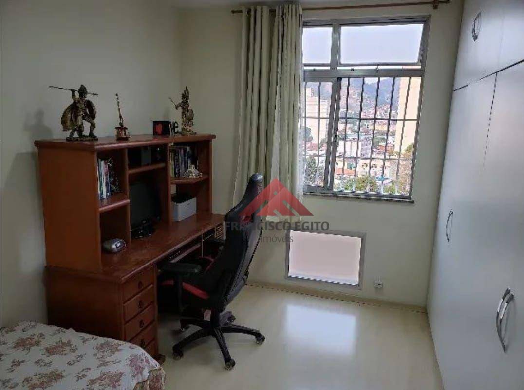 Apartamento à venda com 2 quartos, 75m² - Foto 2