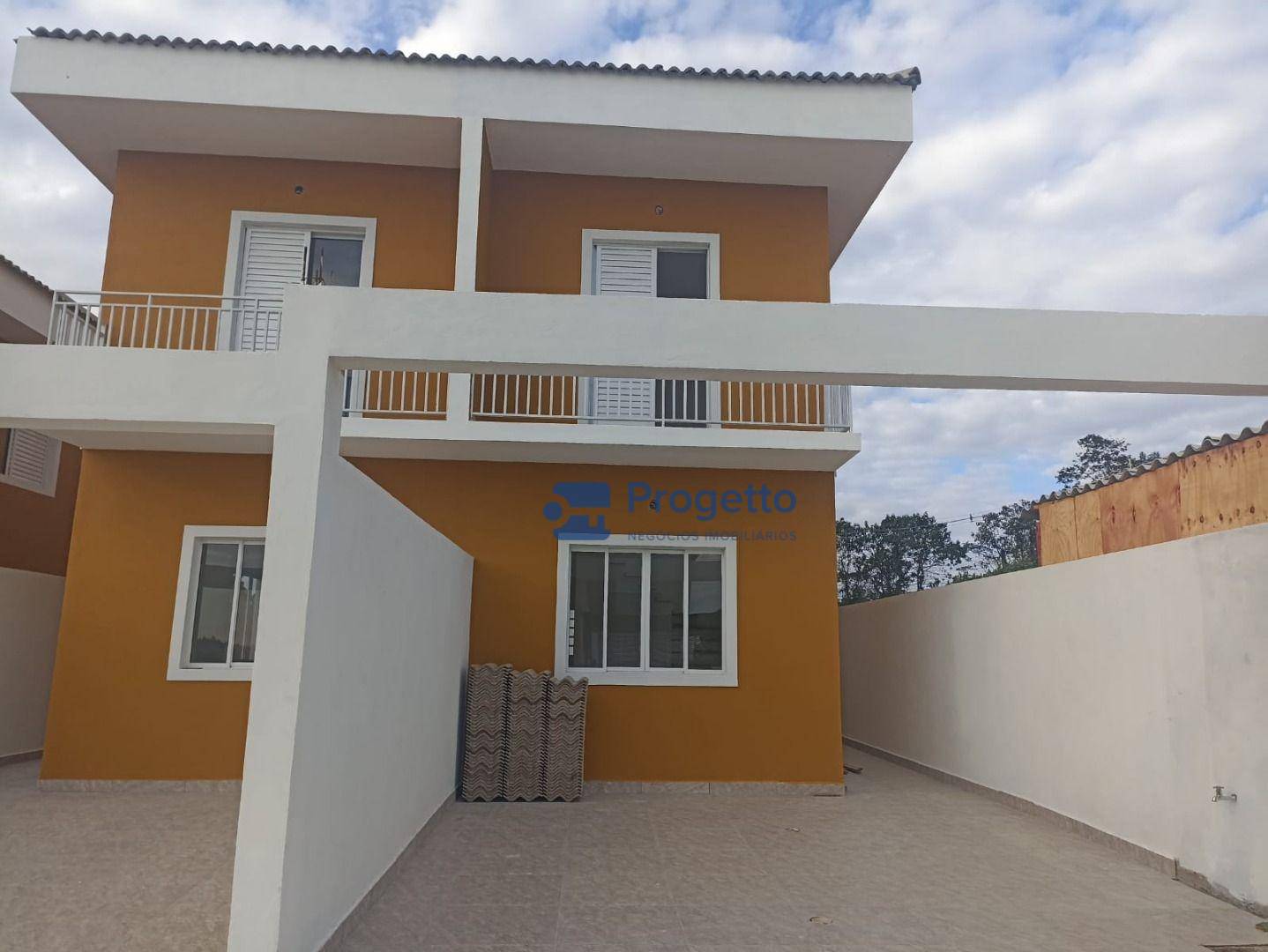 Casa à venda com 3 quartos, 96m² - Foto 1