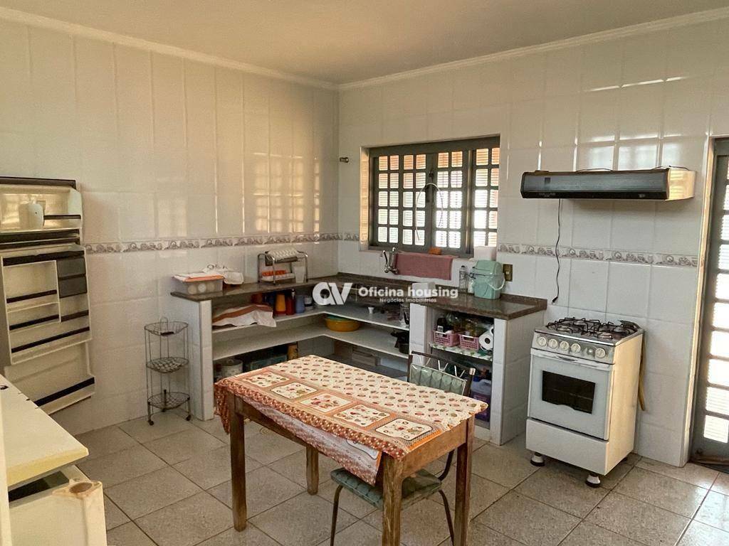 Chácara à venda com 3 quartos, 300m² - Foto 11