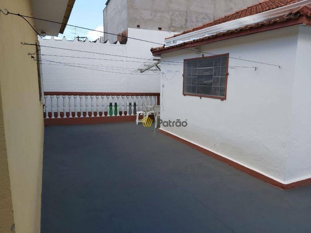 Casa à venda com 4 quartos, 208m² - Foto 4