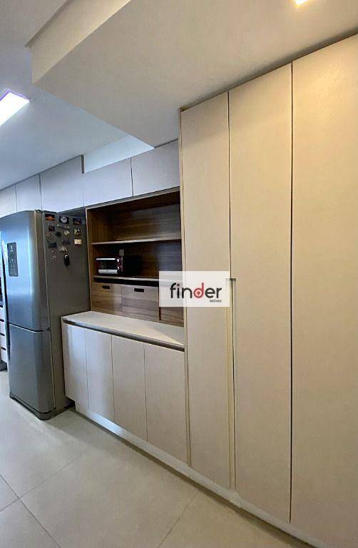 Apartamento à venda com 3 quartos, 131m² - Foto 17